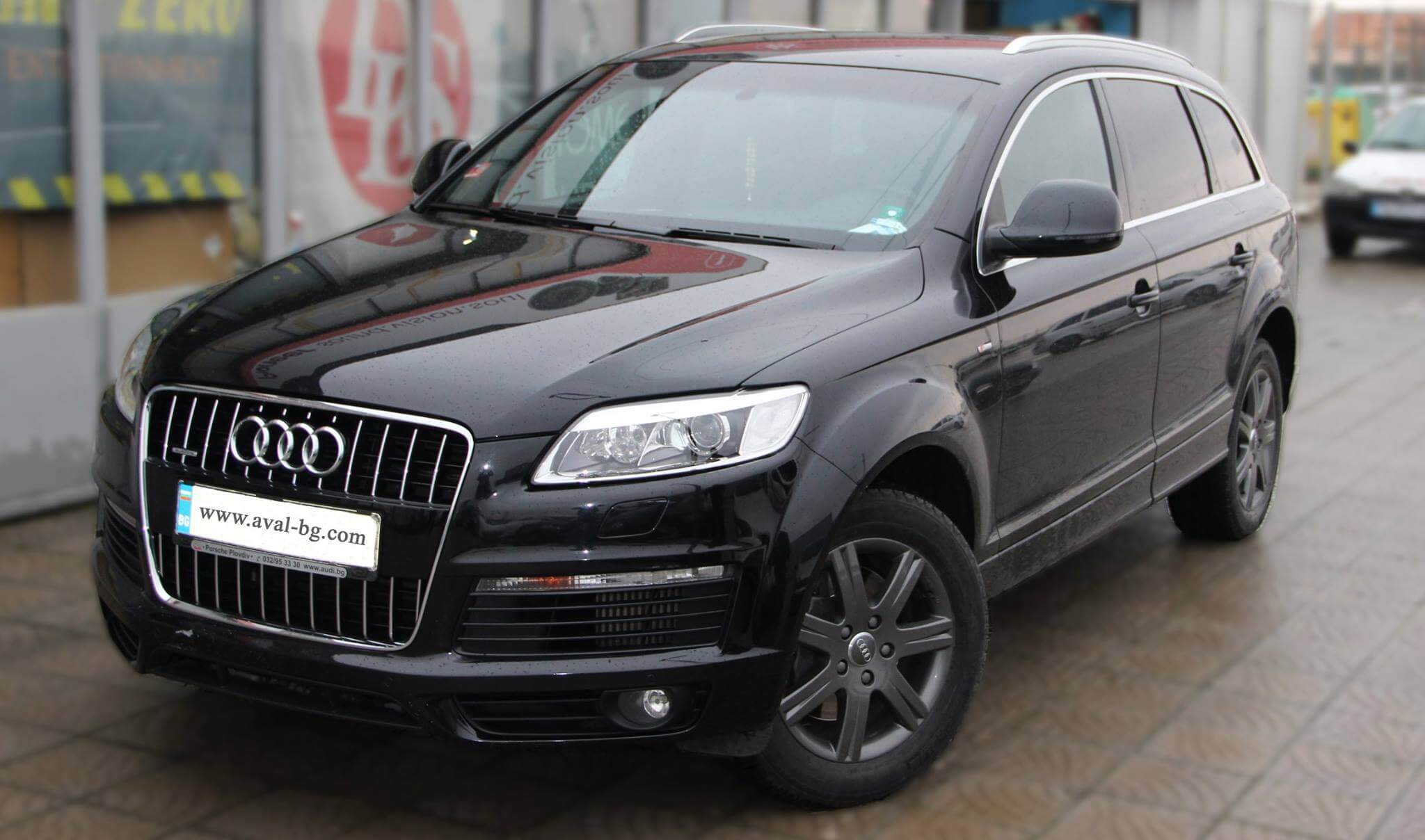 Audi Q7 - инсталация на цифров MPEG-4 TV тунер DAS и забавление за задните пътници