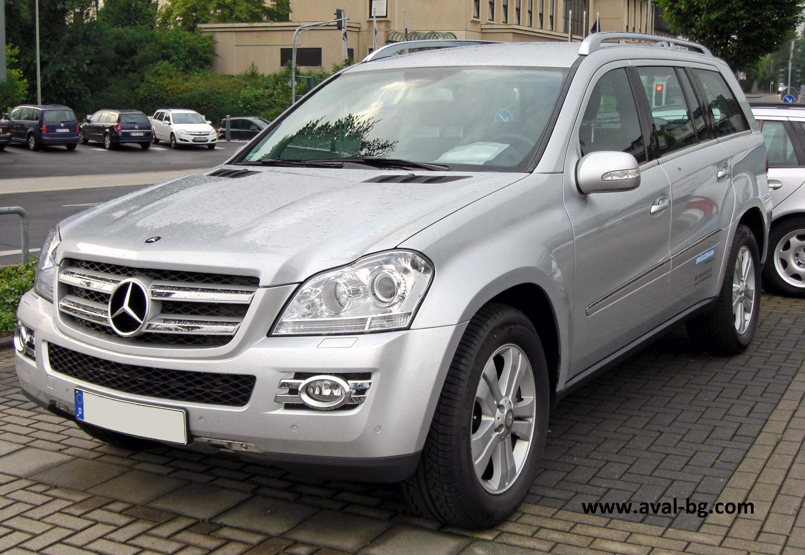 Mercedes GL - забавление за задните пътници