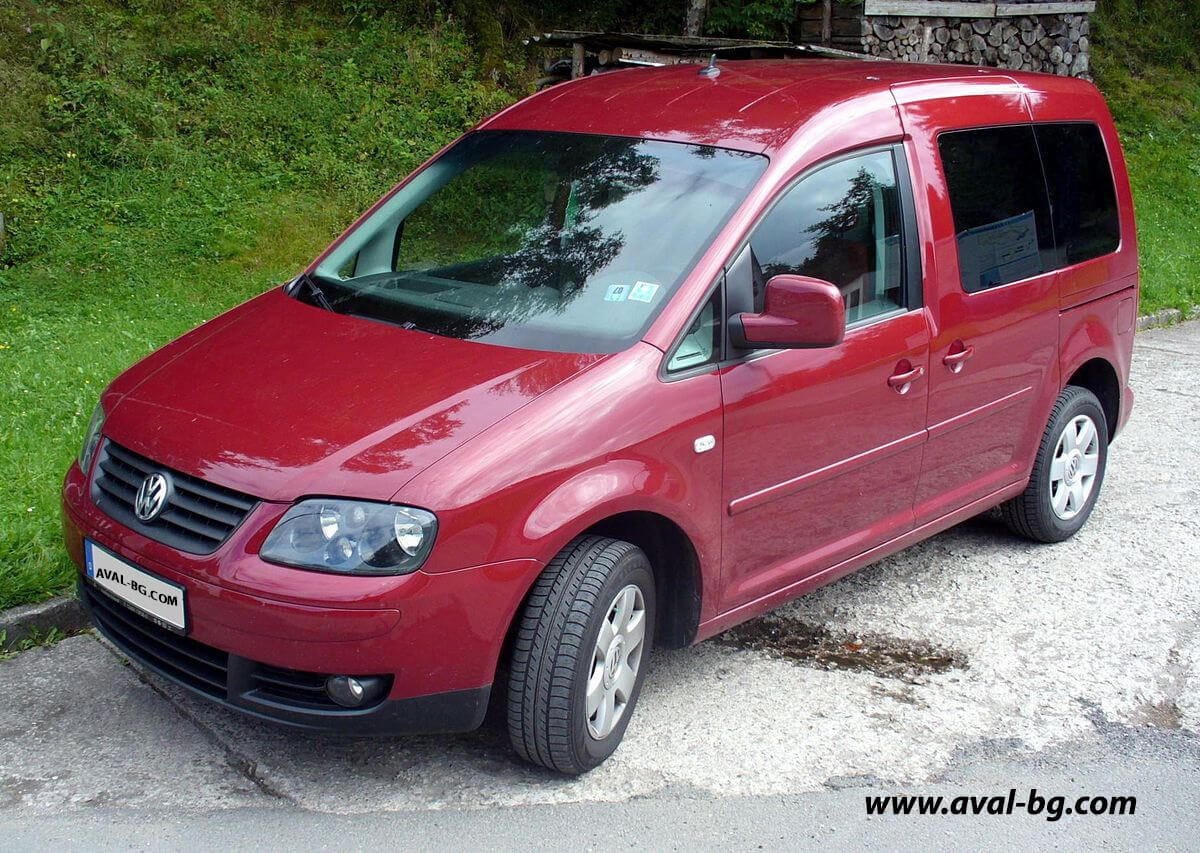 Двукомпонентна система Helix F62C във VW Caddy, звукоизолация SilentCoatM2 и SilentCoat SoundAbsorber15